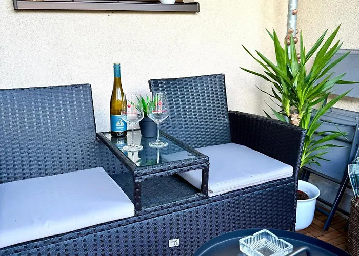 # Deluxe Living # *