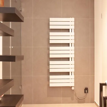 # Deluxe Living # *